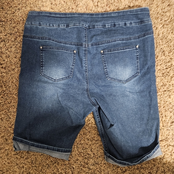 Jean Shorts - Picture 2 of 6